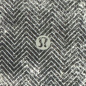 Lululemon Women’s Ankle Leggings‎ Multicolored Mesh Bottoms Size 4 Design Logo